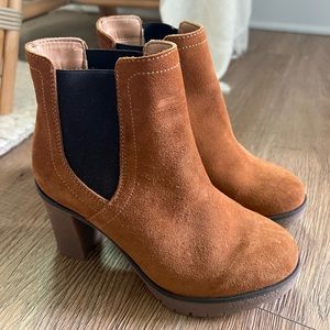 Boutique suede ankle boots 6.5